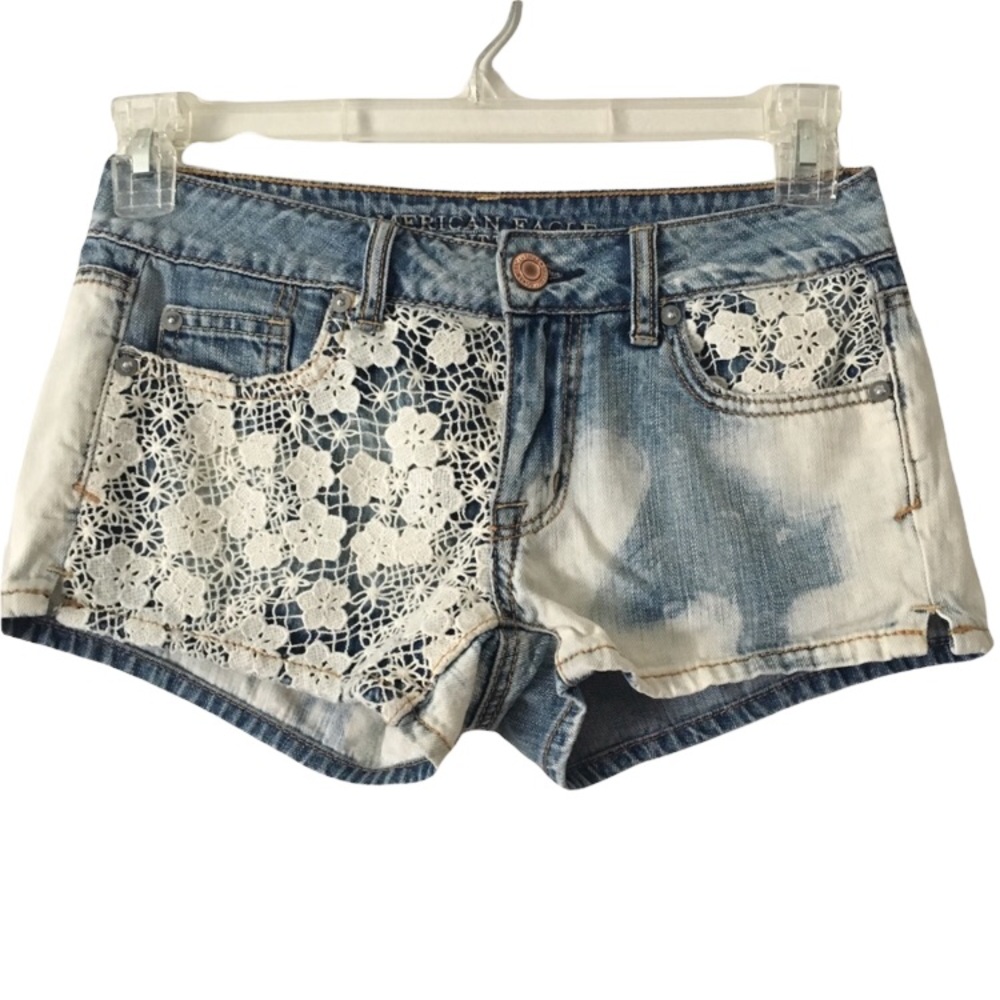 American Eagle shortie Jean Shorts Low Rise shorts white lace bleached size 0